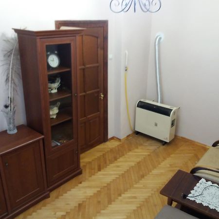 Pylnykarska 6 Apartment Lviv Exterior photo